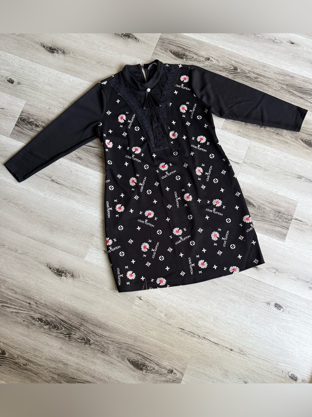Daisy 🌼 Black Dress, Size XL